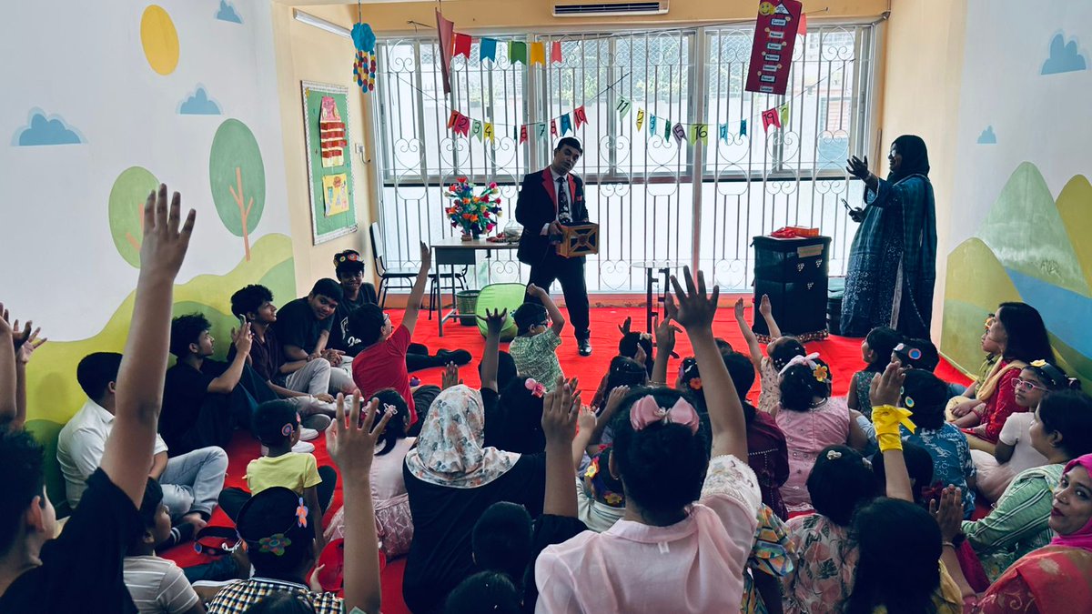 omarsharif81's tweet image. 🪄Kids & Child🥰friendly class party Magic Show!!!
🏫Seabreeze International School, Gulshan-1, Dhaka, Bangladesh🇧🇩
🔍To know more search Google Images:-Magician Omar Sharif/ Class party Magic Show best Magic entertainer Dhaka BD🇧🇩
#Best_Class_Party #Magic_Show #Dhaka_Bangladesh
