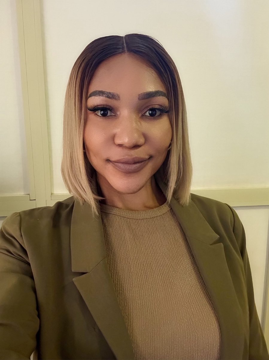 talk2ebby's tweet photo. That smile after soaking in pure wisdom on @ParallelFacts Space yesterday with my President 🧠✨💃
If you missed it, you really missed out!
What was your favorite moment from the Space? Let’s gist in the comments 👇
#PeterObi #OBIdient #ParallelFacts #LeadershipThatSpeaks #NigeriaDeservesBetter