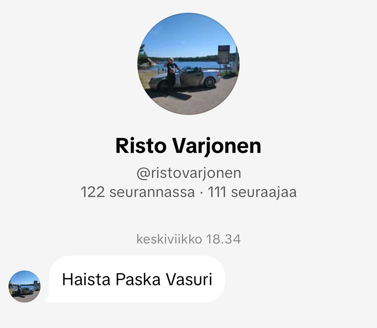 Mä oon kyllä oikeakätinen.