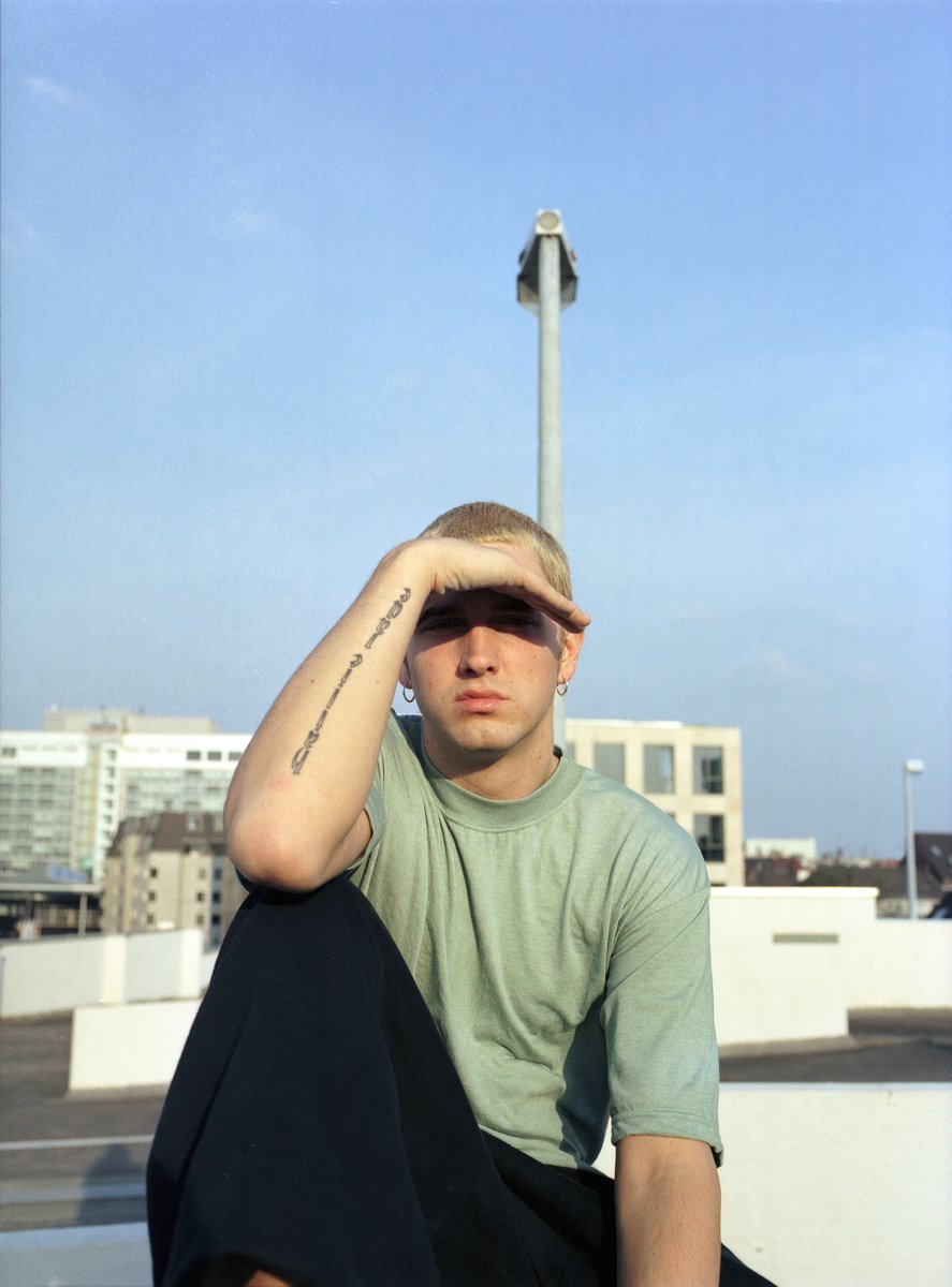 EminemBrasil's tweet photo. 📸 Eminem, 1999. Shot by the incredible Claudia Rorarius — capturing Slim Shady on the rise. https://t.co/f2Wm0pWuv4