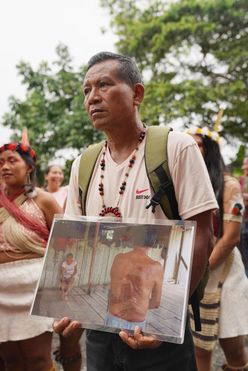 AFrontlines_ES's tweet image. #Ahora comunas Kichwa afectadas por el derrame del 2020 y los posteriores, protestan en los exteriores del Complejo Judicial de Fco. de Orellana, por más de cinco años de abandono.
Exigen que se haga un #DiálogoIntercultural apropiado y #NoMásImpunidad.