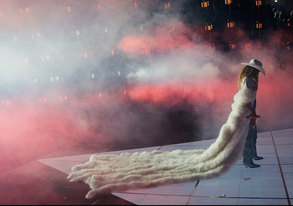 BEYONCÉ’S COWBOY CARTER TOUR has grossed $305.1M so far with just 24 shows. 

8 more shows to go. Predictions on the finish number?