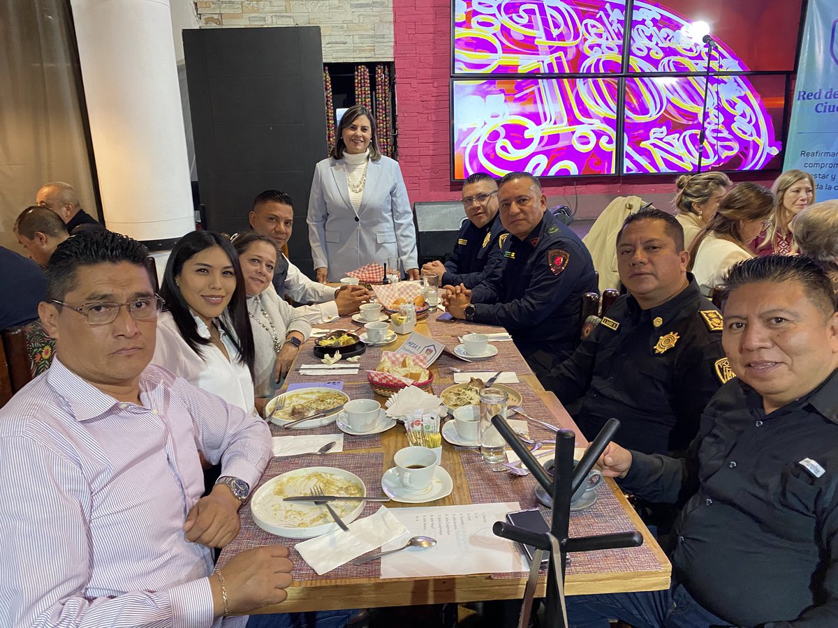 Felicidades a cada uno de los integrantes de la <a href="/redseguridadmx/">Red De Seguridad Ciudadana</a> por este aniversario que ha sido de mucho crecimiento.
Vecinos 100% apartidistas, comprometidos con crear el vínculo con los elementos de la <a href="/ssc/">ssc</a> <a href="/OVIALCDMX/">OVIAL_SSCCDMX</a> <a href="/C5_CDMX/">C5 CDMX</a> <a href="/todosunidosmx/">Todos Unidos</a> #porquelaseguridadesparatodos #CDMX