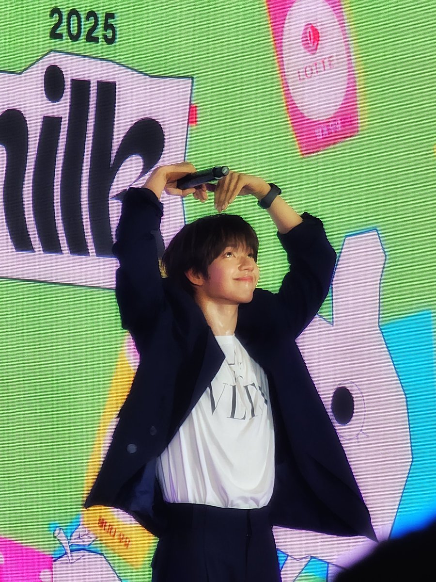 Jhi🌠🪽 tweet media