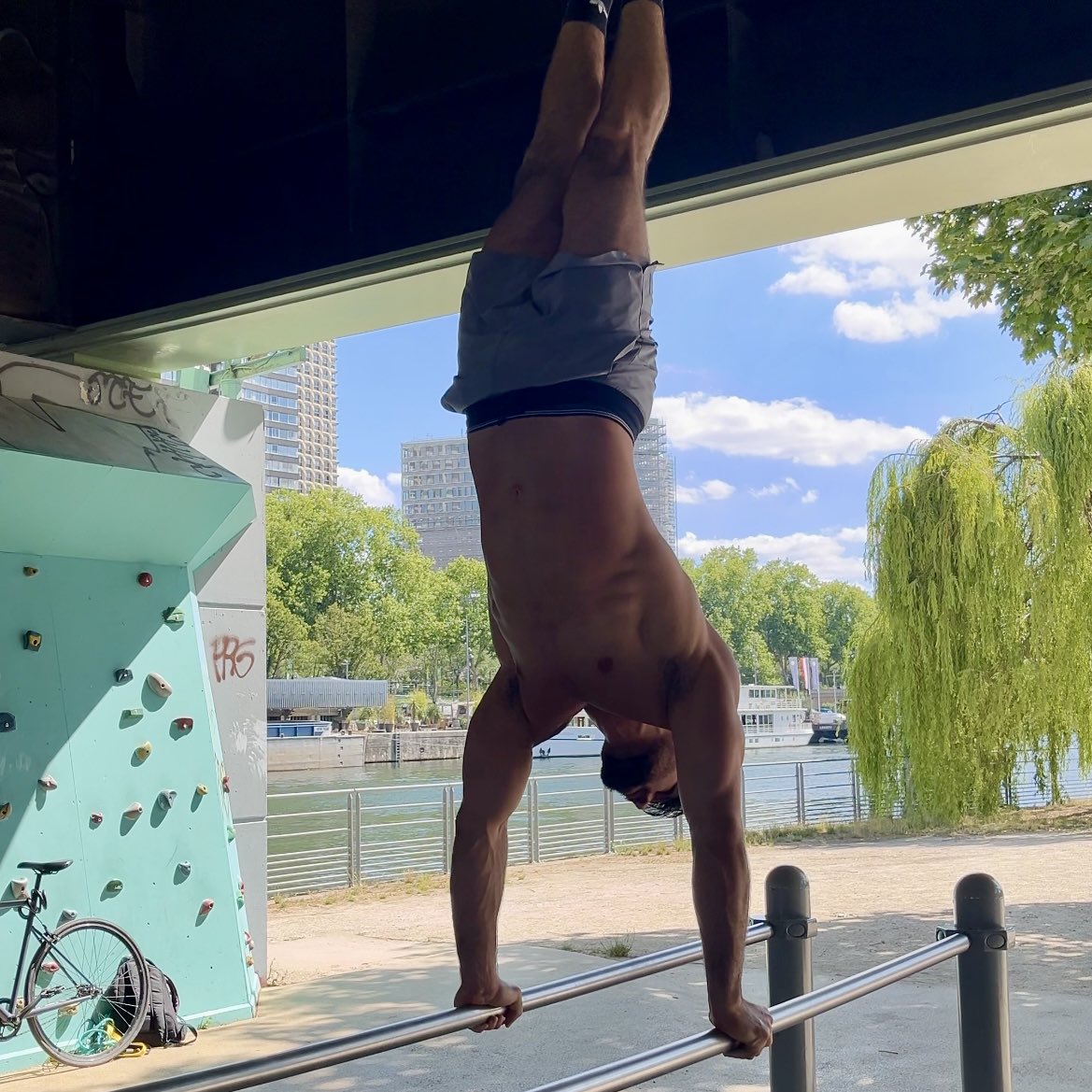 ali_soufane_'s tweet photo. Maîtriser le Handstand le plus rapidement possible.

THREAD https://t.co/uu3QkcsfOf