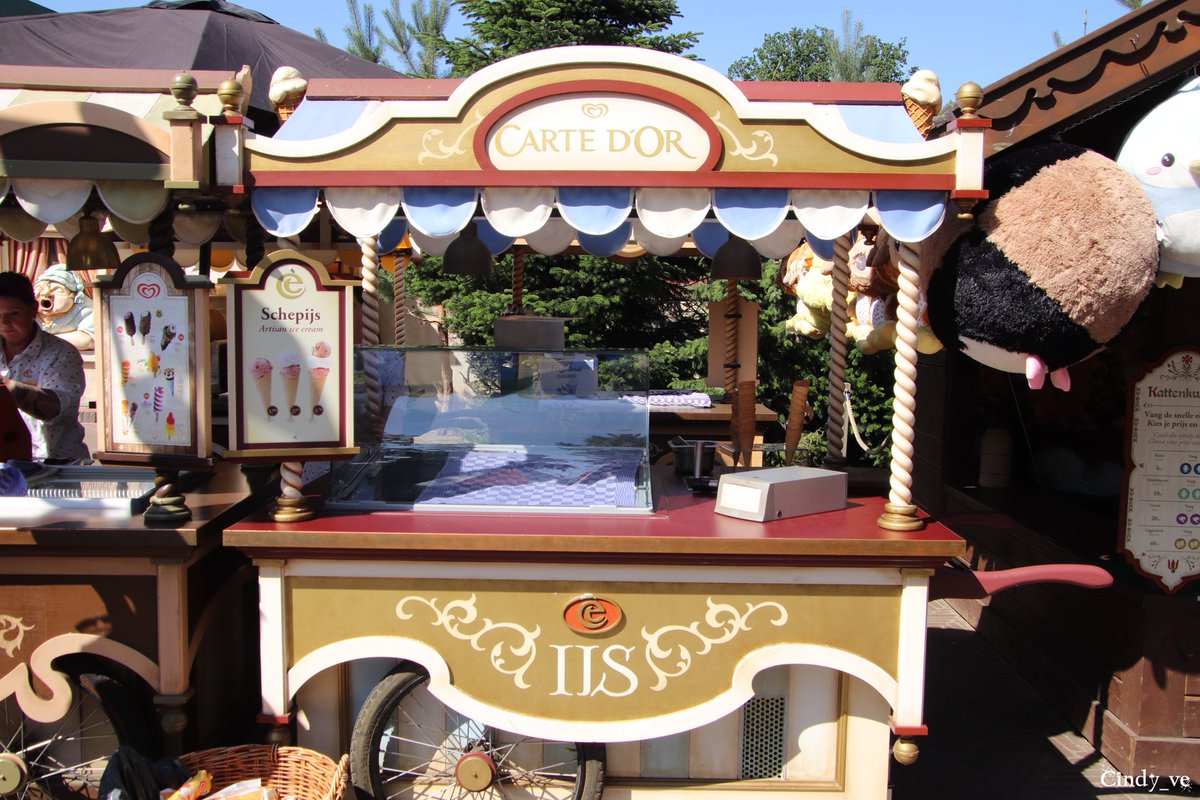 cindy_ve's tweet photo. Ze verkopen nu ook schepijs in #AnderRijk #MaxEnMoritzPlein #CarteDor #Efteling https://t.co/00rMwtAkPJ