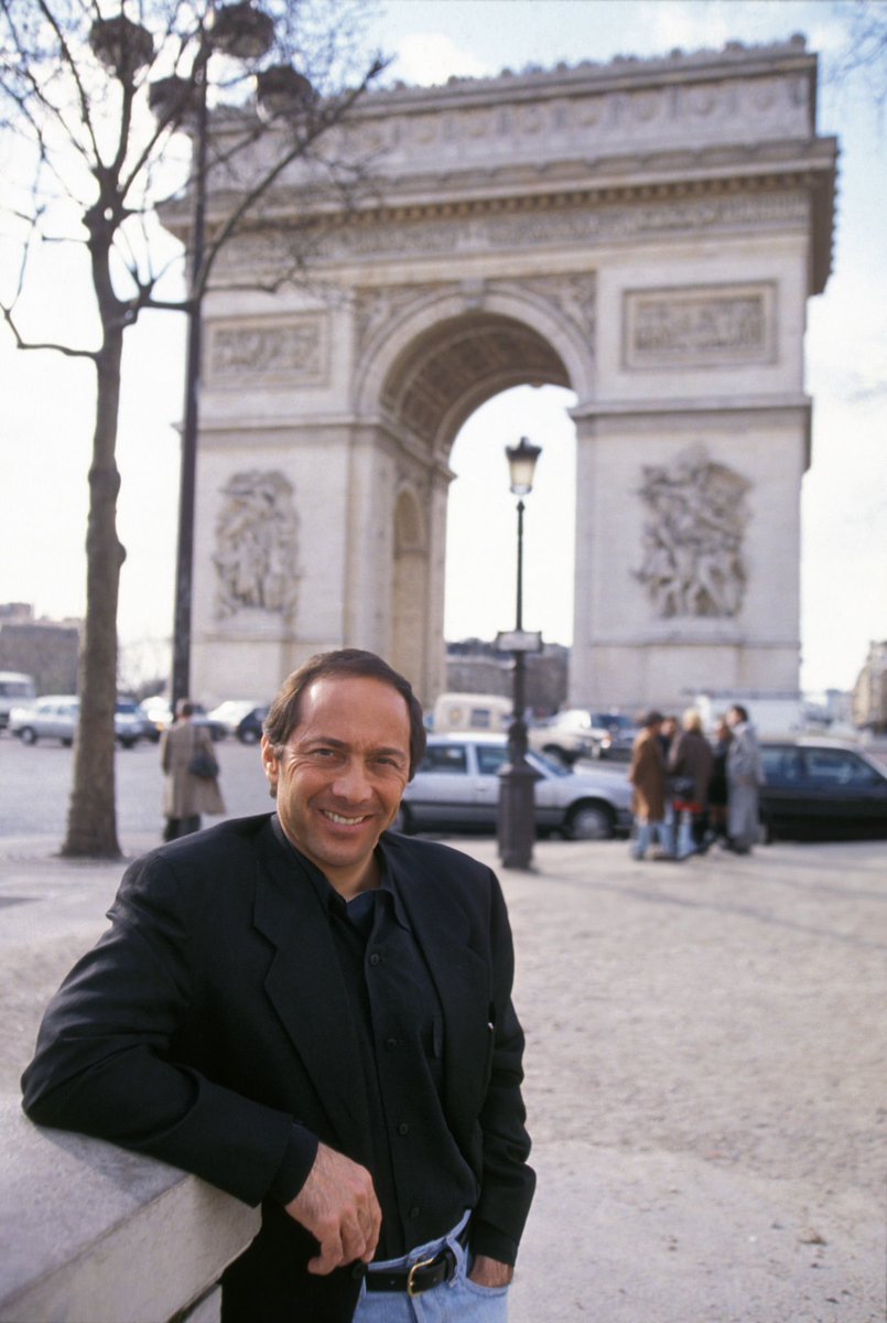 Thinking about my song “I Love Paris” … standing by the Arc, the lyrics really ring true!

#PaulAnka #Paris