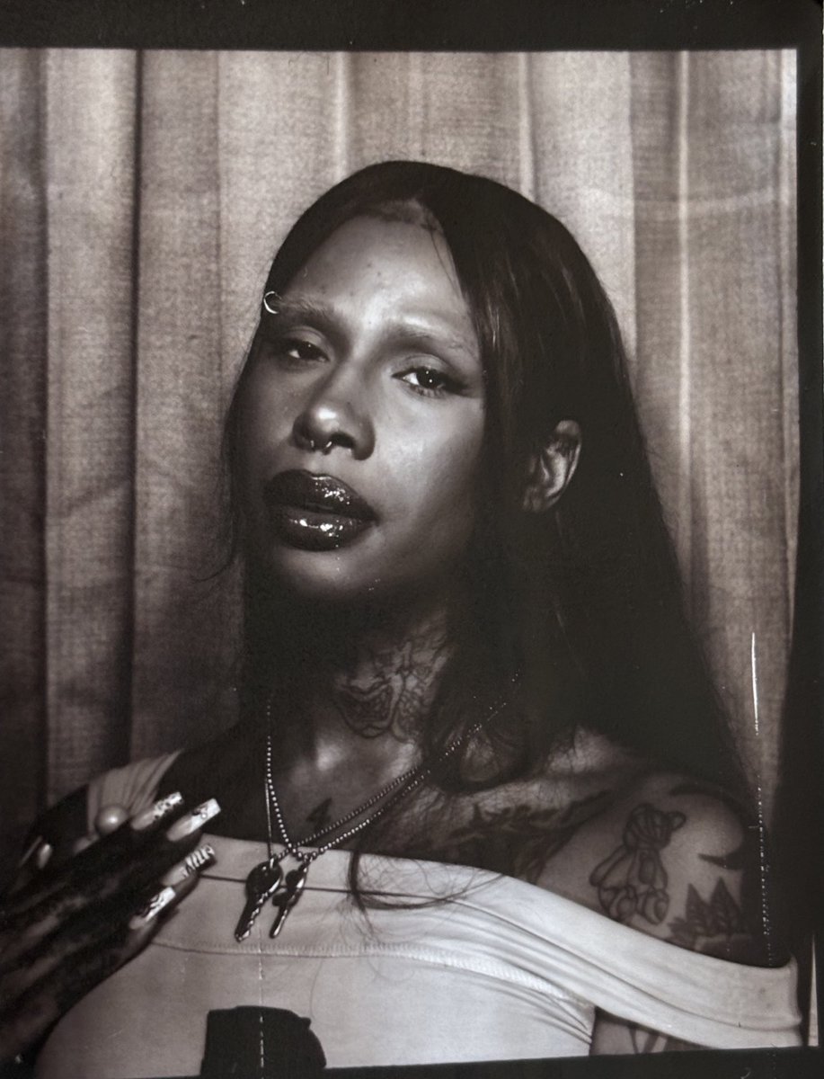flvmeprincesss's tweet image. happy pride, i’ve been openly trans for 12 years! 🏳️⚧️