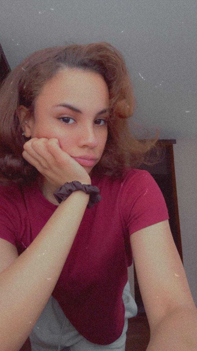<a href="/stephis2kul4ya/">Demi,Steph,any🇺🇦🇬🇧</a> Me looking at you like..
What is she doing 😮