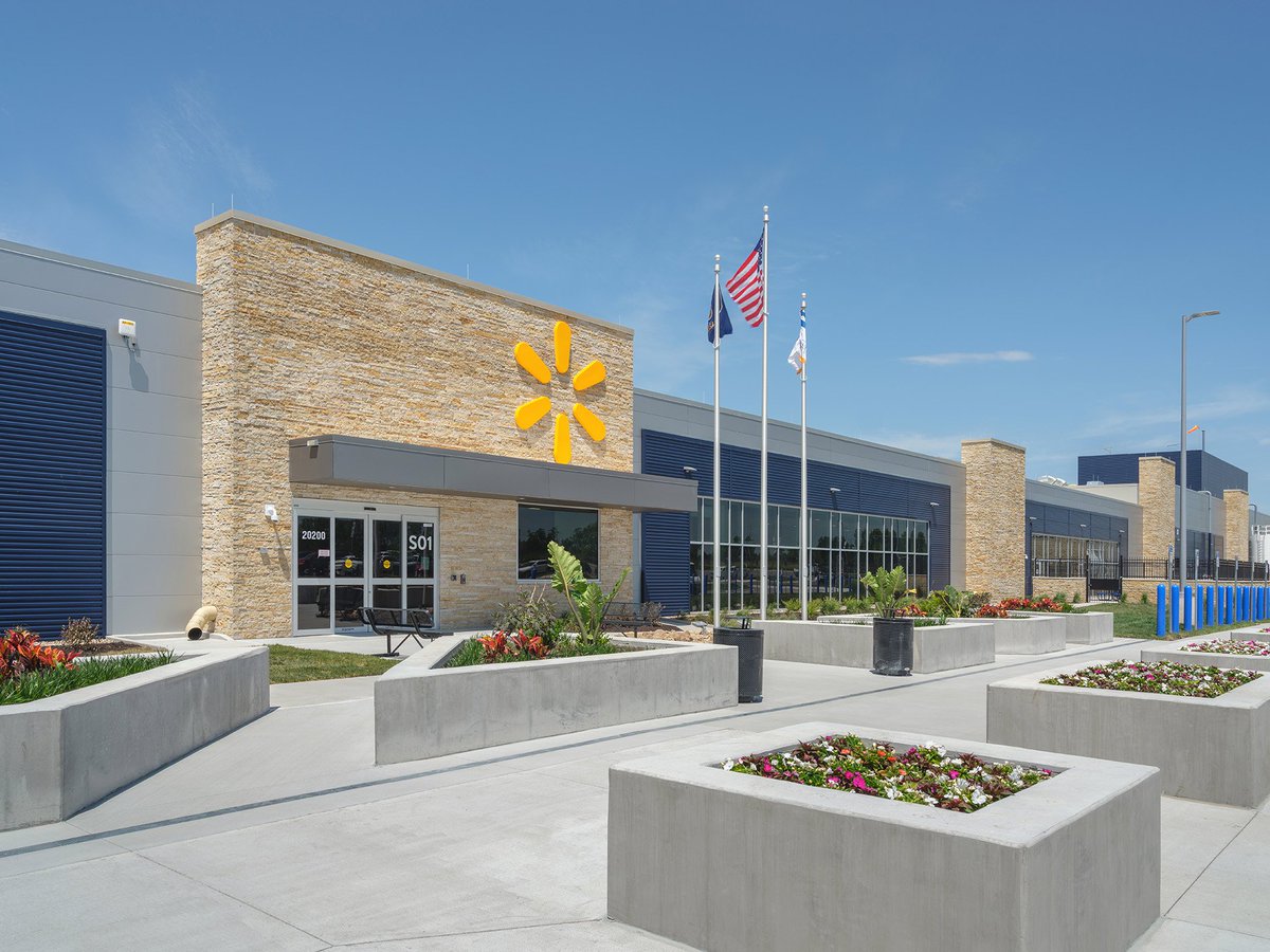 We just celebrated the grand opening of Walmart's brand-new 330,000 SF Case-Ready Beef Facility! This facility combines cutting-edge meat production design with the latest in packaging and material handling systems—and it's bringing 600+ new jobs to our region.