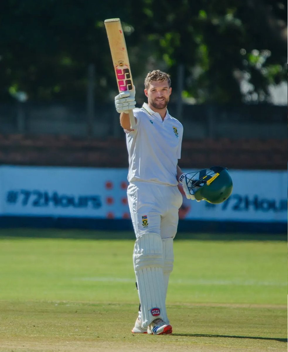 Bulawayo Test #2590 | June 30, 2025
Day-3 : ZIM are 32/1 (2nd inns)

🇿🇦 SA : 418/9d &amp; 369
• Wiaan Mulder - 147 (206)
• Keshav Maharaj - 51 (70)
◆ Wellington Masakadza - 4/98

🇿🇼 ZIM : 251 &amp; 32/1
• Prince Masvaure - 5*

★ Zimbabwe need 505 runs.

📸: ZimCricketv 🙏