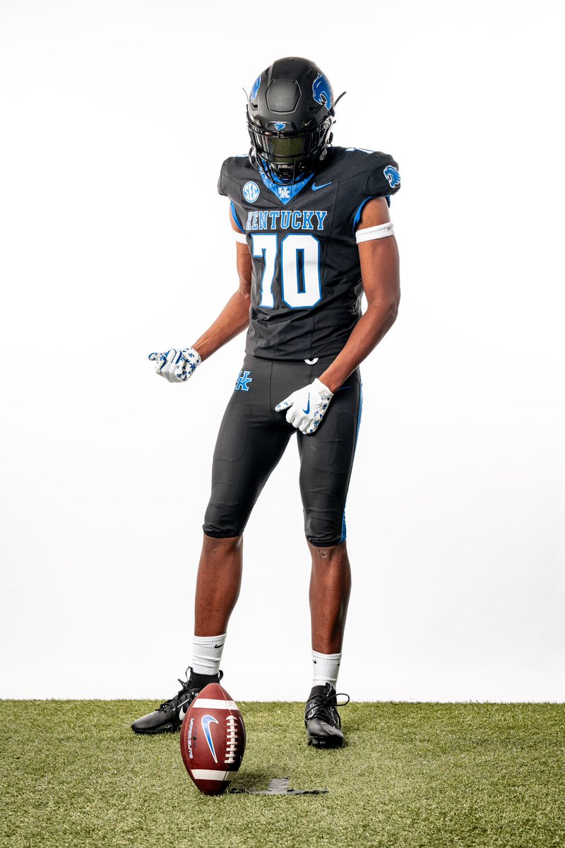 JeremiahGrayD1's tweet image. #AGTJY Had an amazing OV at Kentucky🔥🔥🔥@Bigstew9 @AllenTrieu @TheD_Zone @hitallsohard2