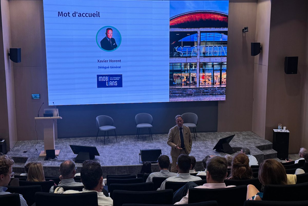 Moove_lab's tweet image. [La vie au Moove Lab] 🚀 Clap de fin pour le jury de sélection du 14ème #Batch du Moove Lab🎬

Un grand bravo à tous les #entrepreneurs qui ont partagé leur projet aujourd'hui. Cette journée a été riche en découvertes et en échanges 🚗🚲🏍️🔋⚡️ 
Merci également aux partenaires !