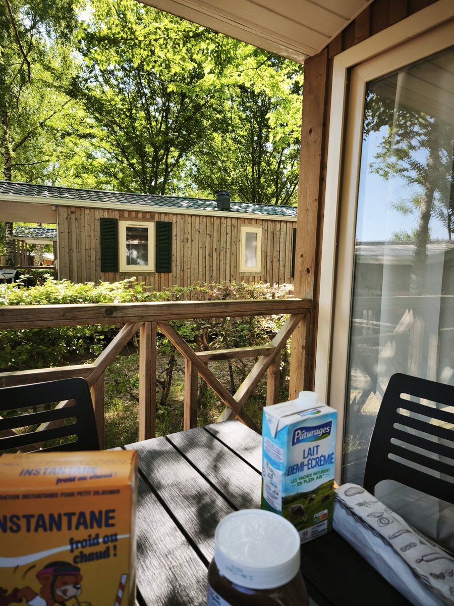 Falconscrm's tweet image. Le Falcon qui va profiter des vacances !
Je vous dis à la semaine prochaine, Bisous je m'envole !
