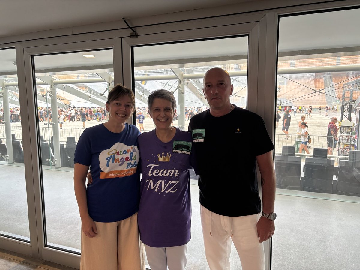 Our Angel in Chief Anita and OAI family ready to rock!! 🤘🏼🤘🏼🤘🏼 with our custom made MVZ t-shirt😉. Grazie madrina ⁦<a href="/MVZaGoGo/">Maureen Van Zandt</a>⁩ &amp; Mr Stevie ⁦<a href="/StevieVanZandt/">🇺🇸🇮🇱🇺🇦🕉Stevie Van Zandt☮️💙</a>⁩ 🙏🏼💜💜💜💜