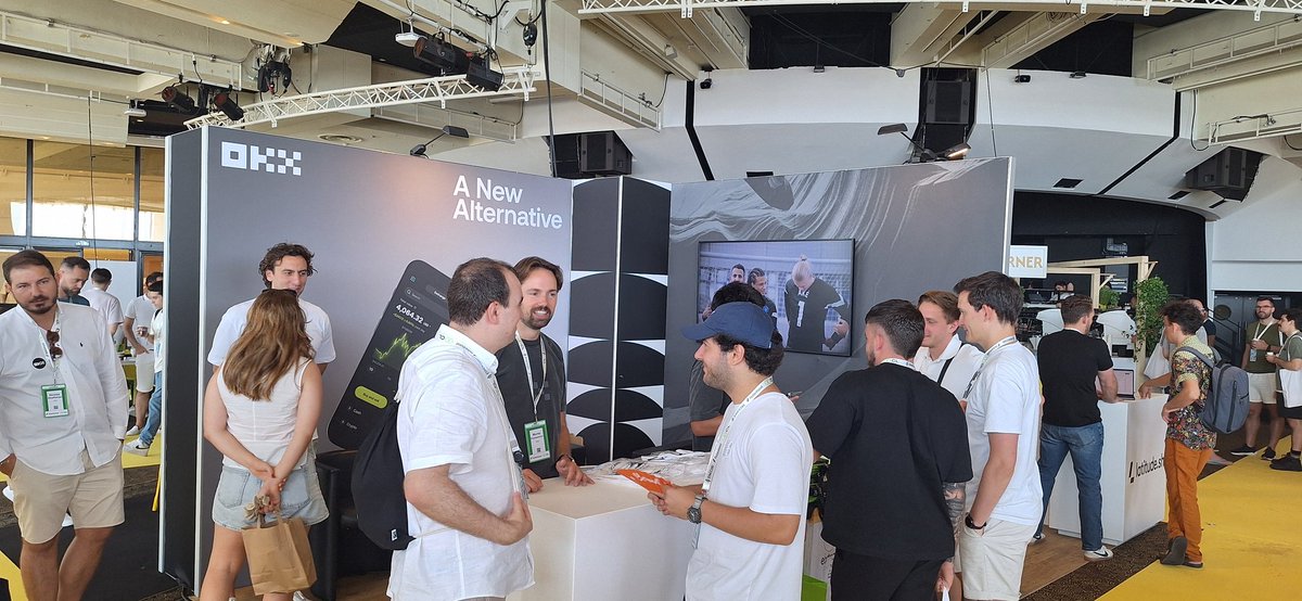 BalouOnX's tweet image. Great vibes at the @okx booth at @EthCC in Cannes!