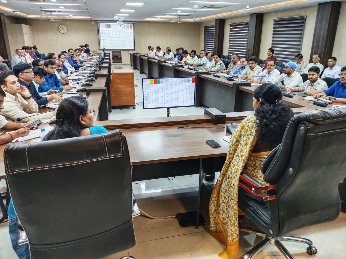 Collector Rewa (@rewacollector) on Twitter photo बैठक में निर्देश दिए गए कि एसडीएम अपने अनुभाग में सीएम हेल्पलाइन प्रकरणों के निराकरण की समीक्षा करें, लापरवाही बरतने वाले अधिकारियों के विरूद्ध कार्यवाही प्रस्तावित करें।
<a href="/CMMadhyaPradesh/">Chief Minister, MP</a> <a href="/DrMohanYadav51/">Dr Mohan Yadav</a>
#JansamparkMP #Rewa बैठक में निर्देश दिए गए कि एसडीएम अपने अनुभाग में सीएम हेल्पलाइन प्रकरणों के निराकरण की समीक्षा करें, लापरवाही बरतने वाले अधिकारियों के विरूद्ध कार्यवाही प्रस्तावित करें।
<a href="/CMMadhyaPradesh/">Chief Minister, MP</a> <a href="/DrMohanYadav51/">Dr Mohan Yadav</a>
#JansamparkMP #Rewa