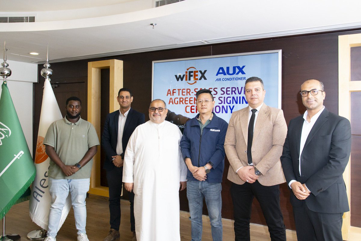 Wifex_services's tweet photo. توقيع شراكة إستراتيجية بين ويفيكس (WIFEX) وAUX لتقديم خدمات الصيانة وخدمة ما بعد البيع في السعودية، بحضور قيادات من مجموعة العيسى وAUX.
شراكة ترتقي بتجربة العميل وتدعم قطاع التكييف بجودة عالية. 📍معاً نحو خدمات ما بعد البيع بمعايير عالمية.
#ويفيكس #AUX #شراكة_استراتيجية #خدمات https://t.co/QSBPXZ4bEB