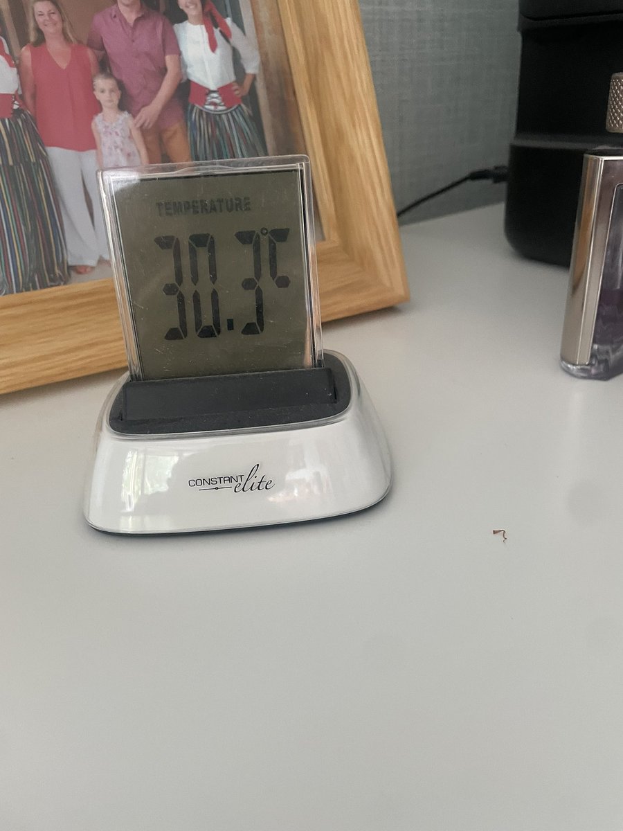 Jonny the Outlaw (@jonnyfallas) on Twitter photo Tad warm in my office !!! Tad warm in my office !!!