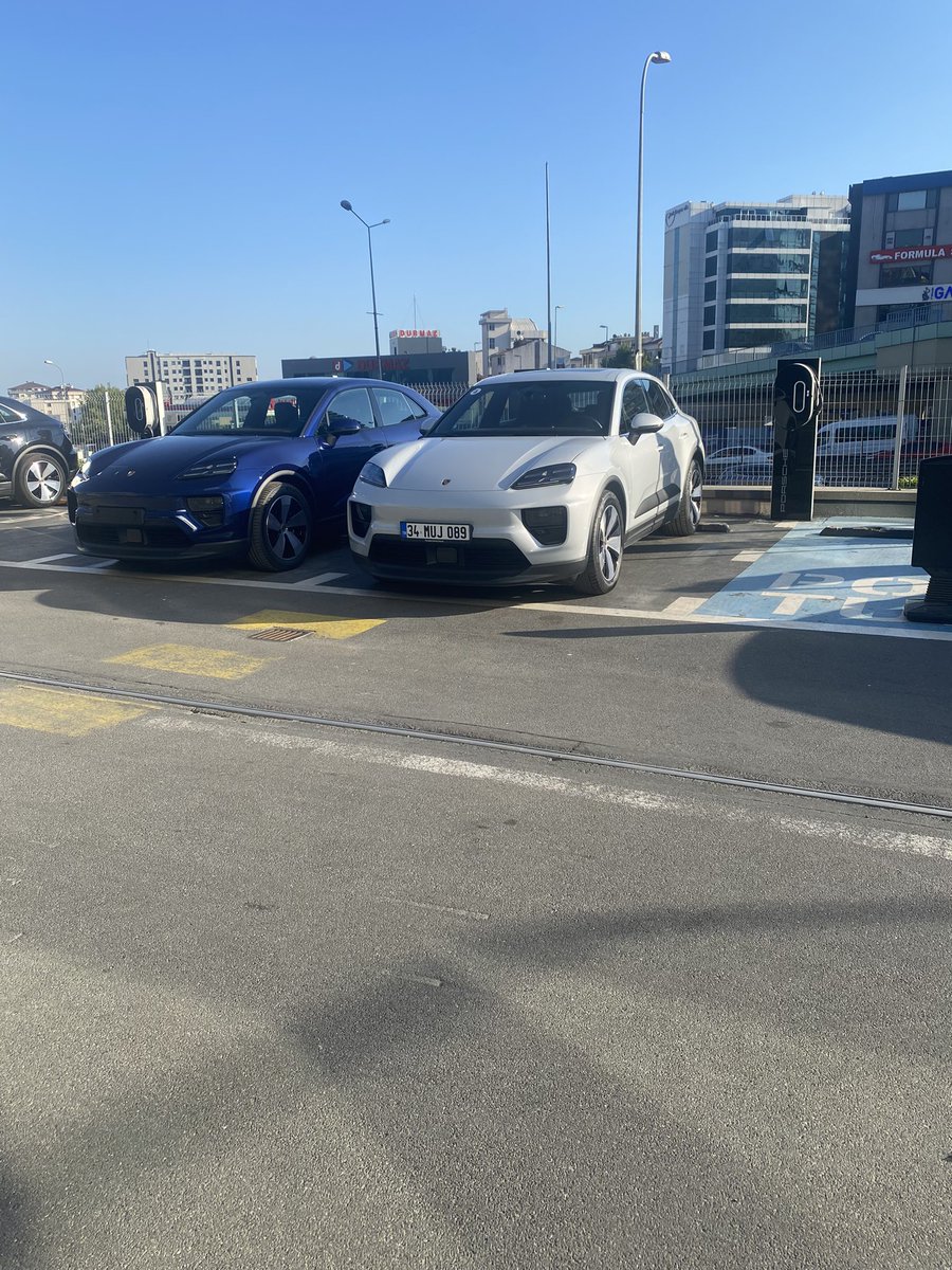 Şunların tanesi 5 milyona düşmüş, 700km menzili varmış, servise gelmeyecektim işte neden geldim😅😂