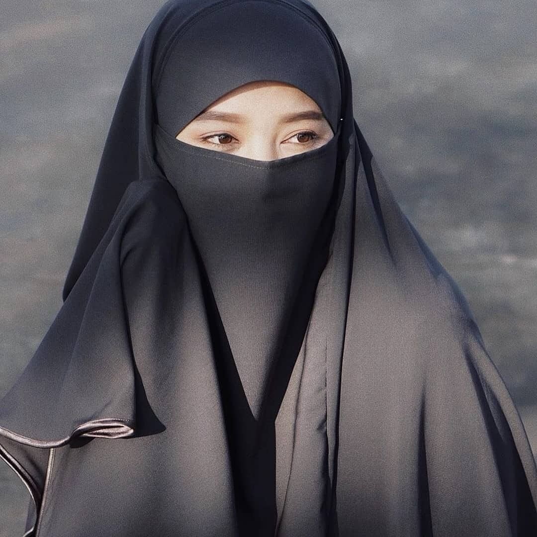 Kazakistan'da peçe yasaklandı.