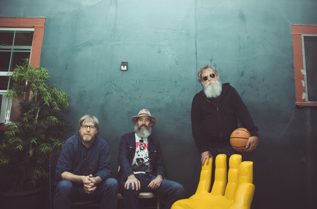 Héctor Aravena Appelt (@hector_aravena_) on Twitter photo Súper banda #OrcuttShelleyMiller anuncia su disco debut. Tres figuras claves del rock experimental estadounidense I <a href="/SilverCRecords/">Silver Current Recs</a>; <a href="/billorcutt/">Bill Orcutt</a>; <a href="/vampire_blues/">vampire blues</a>; <a href="/rockaxisoficial/">Rockaxis</a>
rockaxis.com/vanguardia/not… Súper banda #OrcuttShelleyMiller anuncia su disco debut. Tres figuras claves del rock experimental estadounidense I <a href="/SilverCRecords/">Silver Current Recs</a>; <a href="/billorcutt/">Bill Orcutt</a>; <a href="/vampire_blues/">vampire blues</a>; <a href="/rockaxisoficial/">Rockaxis</a>
rockaxis.com/vanguardia/not…