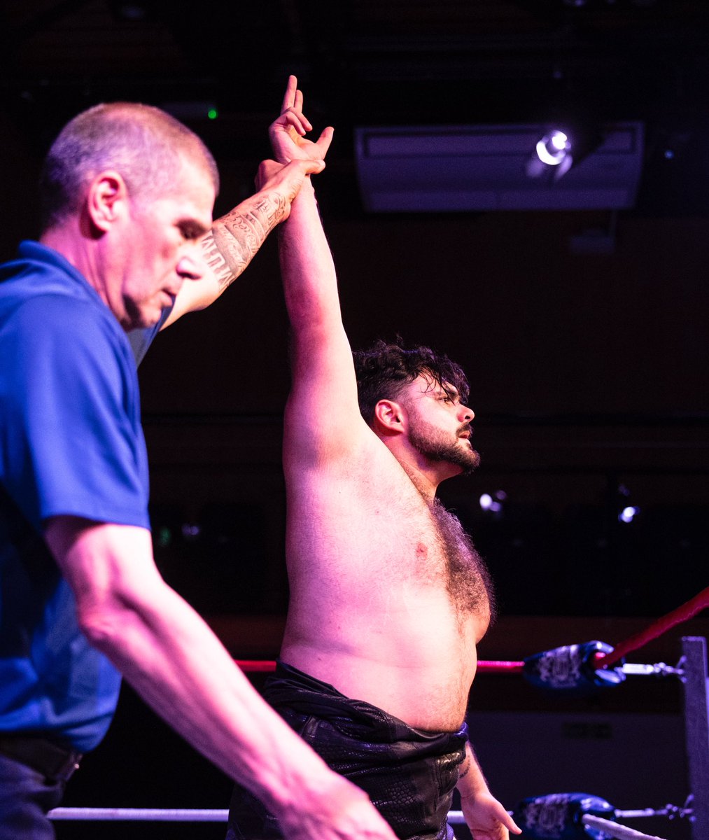 Always a privilege getting my hand raised by the legendary Mr Johnny Kidd. 

📸 Credit: <a href="/martinbamford/">Martin Bamford</a>
