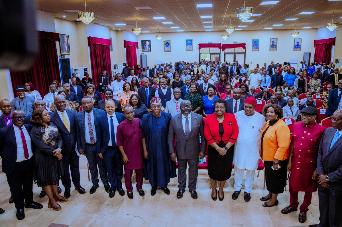 RtHonSheriff's tweet image. Today, I officially declared open the Delta State Public Service Week with the theme: “Five Years to 2030: Accelerating Public Service Delivery for a Sustainable Future.”
A strong public service is the backbone of successful governance. Therefore, this year’s Public Service Week…
