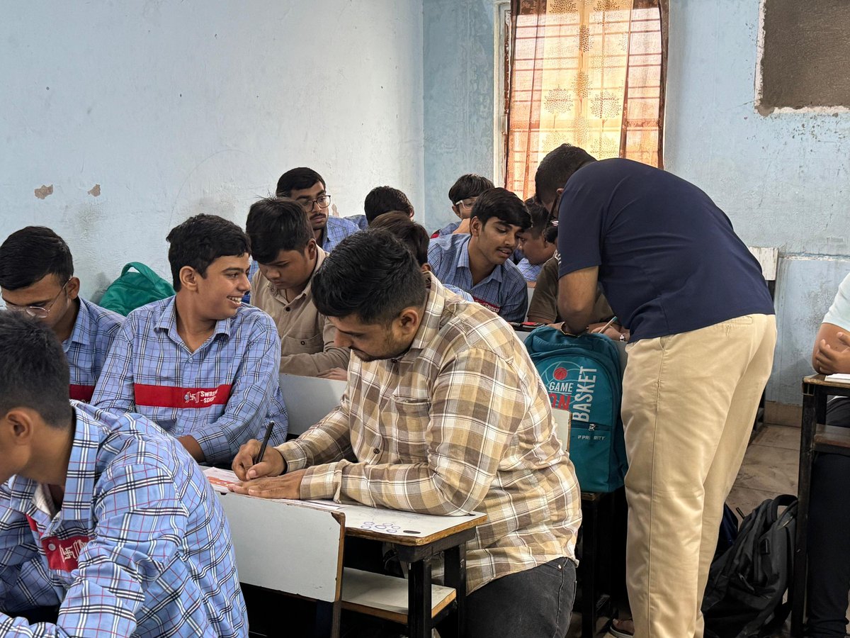 ABVP_Rajkot's tweet image. #ABVPMembership Drive અંતર્ગત 

#ABVPRajkot મહાનગર  કાર્યકર્તાઓ દ્વારા વિવિધ શાળાના વિદ્યાર્થીઓની સદસ્યતા કરવામાં આવી.

#JoinABVP

#JoinABVPGJ

#ABVPGujarat