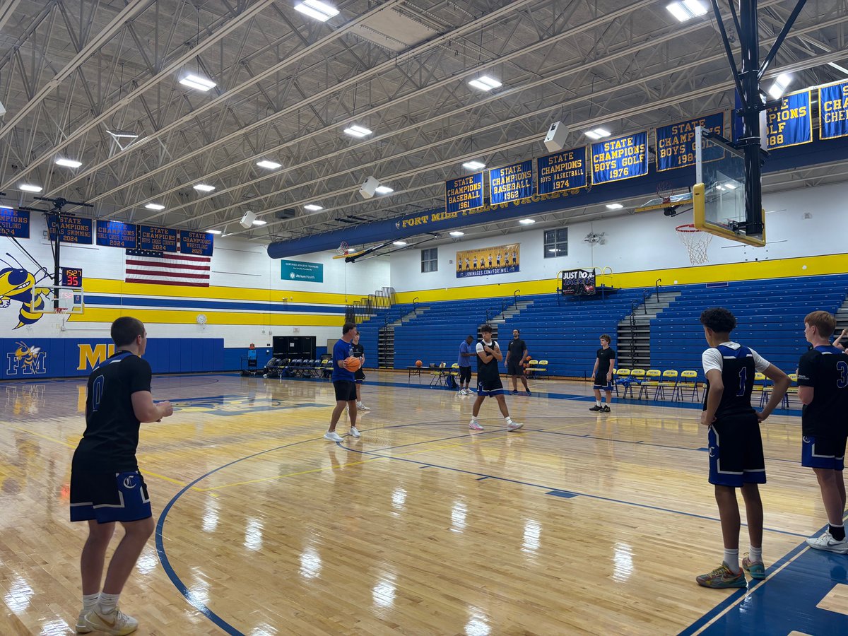 Huge month for CCS Hoops. 9 wins vs high level programs 🔥 Culture established. Defend, Rebound, Run, Heart + Soul 🏀💪 #NCshowcase #CCSnation #CurryBrand #RiseWithUs #changethegameforgood