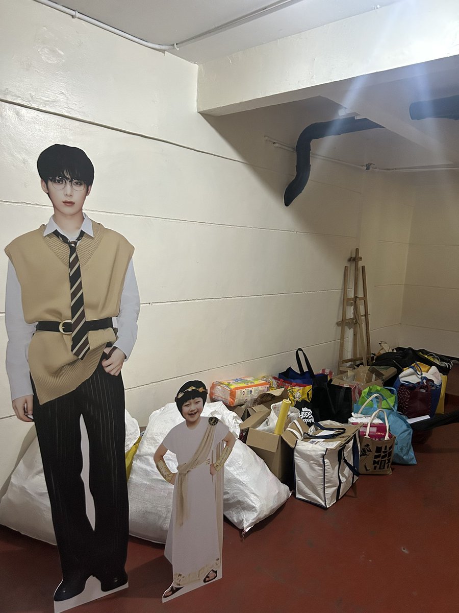 ddeonumiese's tweet photo. lastly, with the help of my friends and fellow engenes/baragis, we were able to extend our love for sunoo to others ☀️🥹 even to those who may not know him, but have been touched by his light. through project #ARHCTS, we provided aid to children and marginalized communities. i still believe a true reflection of how powerful love can be when it’s shared 🥹💛😭