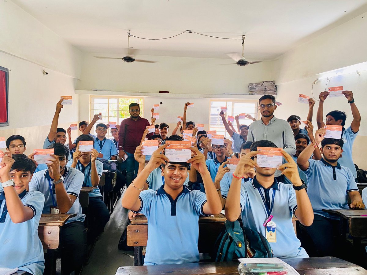 ABVP_Rajkot's tweet image. #ABVPMembership Drive અંતર્ગત 

#ABVPRajkot મહાનગર  કાર્યકર્તાઓ દ્વારા વિવિધ શાળાના વિદ્યાર્થીઓની સદસ્યતા કરવામાં આવી.

#JoinABVP

#JoinABVPGJ

#ABVPGujarat