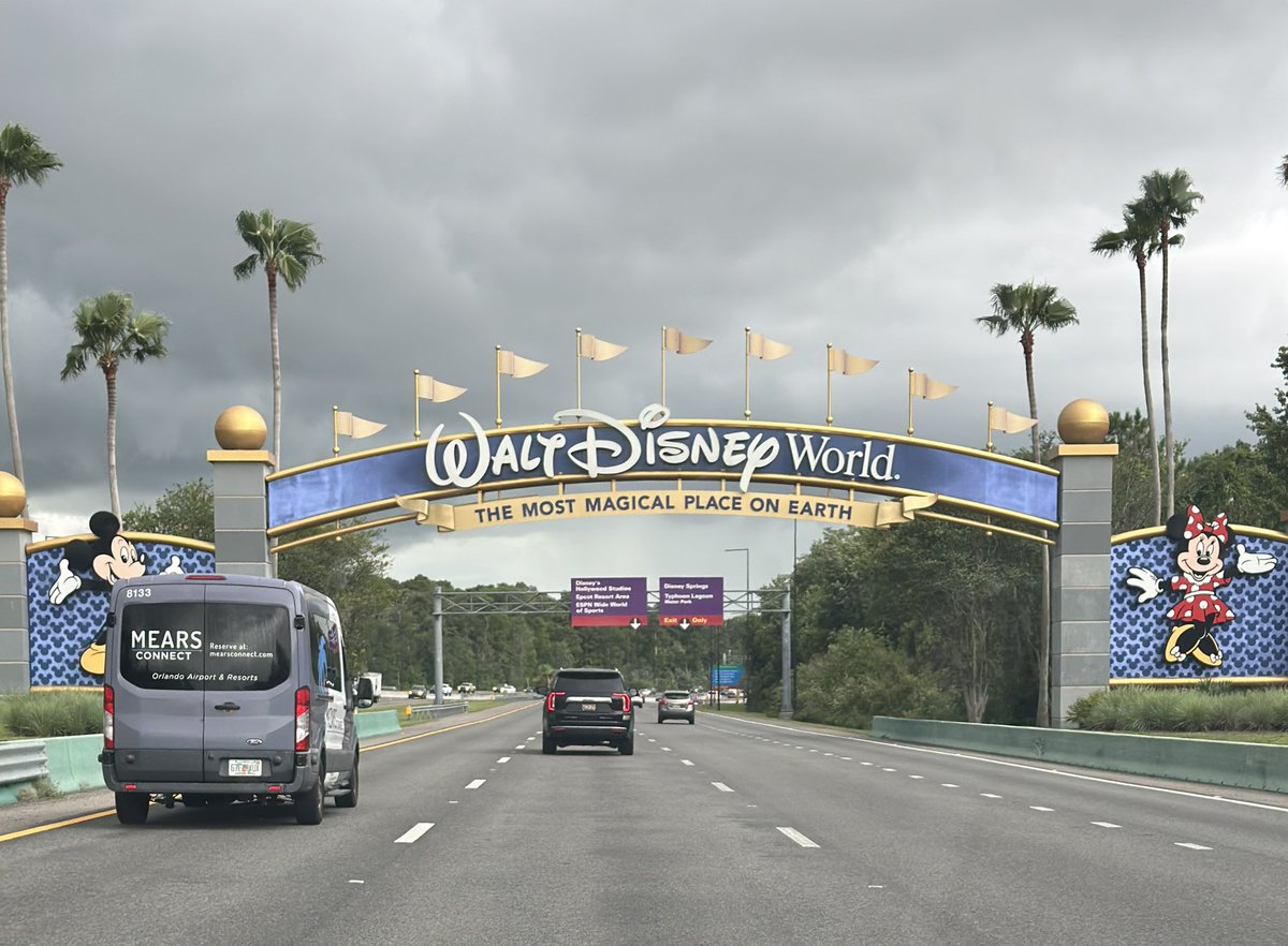 101.5 LITE FM tweet media