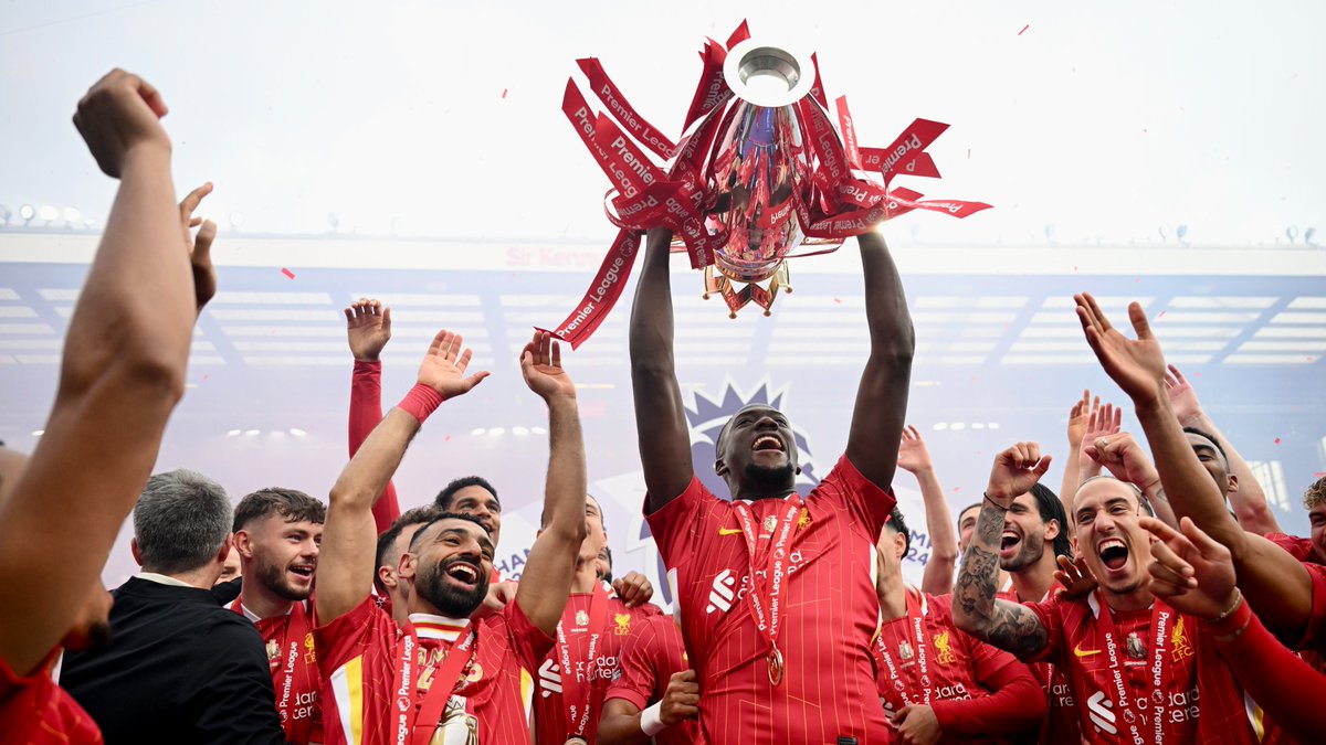 LFC's tweet photo. IBOUUUUU 🤩🏆 https://t.co/s71qFMoJAe