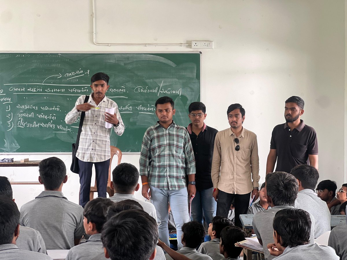 ABVP_Rajkot's tweet image. #ABVPMembership Drive અંતર્ગત 

#ABVPRajkot મહાનગર  કાર્યકર્તાઓ દ્વારા વિવિધ શાળાના વિદ્યાર્થીઓની સદસ્યતા કરવામાં આવી.

#JoinABVP

#JoinABVPGJ

#ABVPGujarat