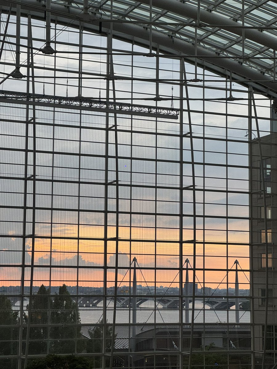 jepatinom's tweet image. Leaving #ATMRD with more knowledge and new connections! Thanks to @PMDAlliance and @Georgetown for organizing this meeting, and to all the staff and mentors of the CAMPFiRE program. Now on to fellowship! 🧠