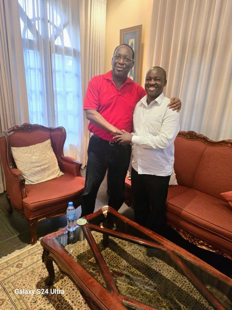 Yericko Nyerere (@yerickonyereret) on Twitter photo Leo nimefurahi kupata fursa ya kumsalimia Mwenyekiti Mstaafu Mh <a href="/freemanmbowetz/">Freeman Mbowe</a>, Pamoja na mambo mengine, tumetumia muda huo mzuri kuzungumza kuhusu Maisha nje ya siasa, siasa za ndani, siasa za nje na biashara kwa ujumla. Mwenyekiti mstaafu ni yuleyule mnyoofu wa moyo na fikra, Leo nimefurahi kupata fursa ya kumsalimia Mwenyekiti Mstaafu Mh <a href="/freemanmbowetz/">Freeman Mbowe</a>, Pamoja na mambo mengine, tumetumia muda huo mzuri kuzungumza kuhusu Maisha nje ya siasa, siasa za ndani, siasa za nje na biashara kwa ujumla. Mwenyekiti mstaafu ni yuleyule mnyoofu wa moyo na fikra,