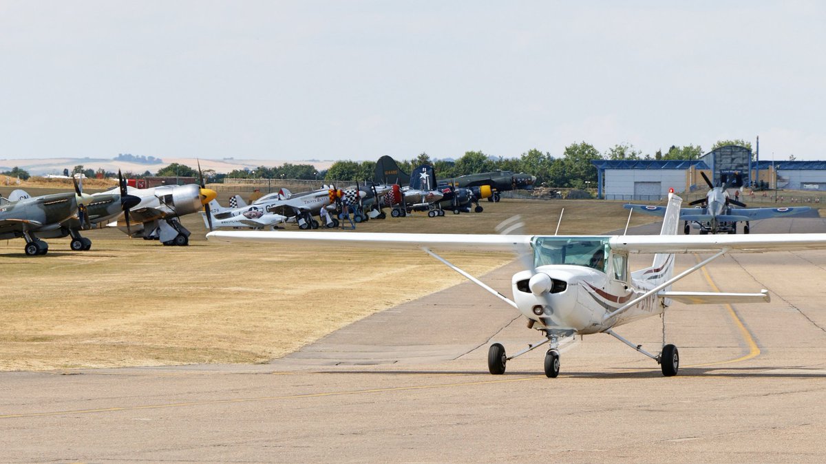 k_fox48jet's tweet image. #飛行機を12機一緒に撮りました