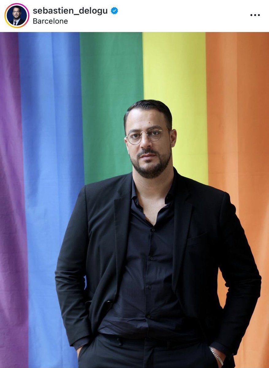 MathiasUlmann's tweet photo. Vous vous souvenez qu‘il y a qq semaines Sébastien Deloglu s’est fait reprendre par la police de la vertu après avoir posté une photo de lui avec le drapeau LGBT. Il aurait pu aller à la #MarcheDesFiertés samedi. Eh bien. Non. Vous savez où il était ce week-end? 1/3 https://t.co/jweeSySVMR