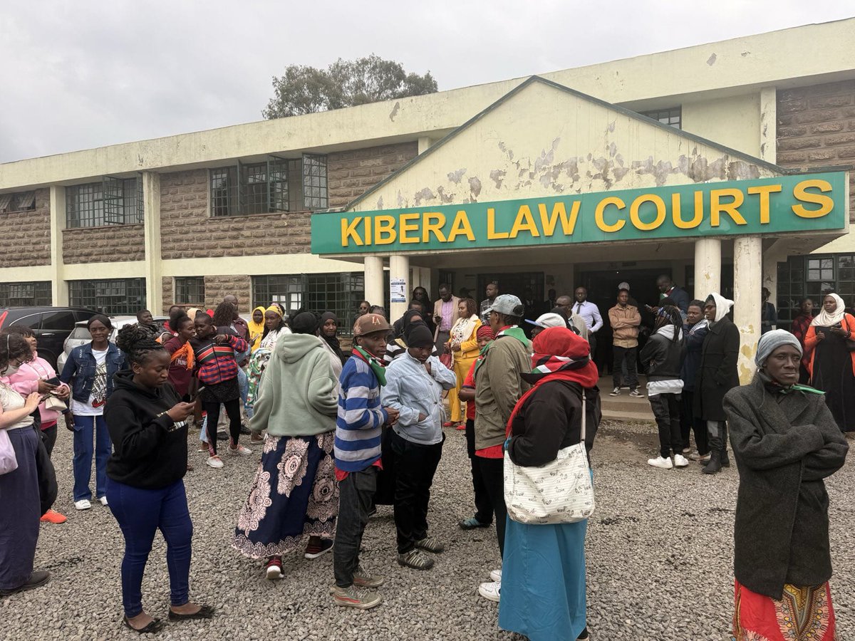 It is indeed a sad Monday afternoon, as the illegitimate state tries to argue out their sham case in court.
We vehemently reject the existence of political prisoners in the country.
#FreeMuthaiga3 
#FreeNdianguiKinyagi 
#SabaSabaMarchForOurLives