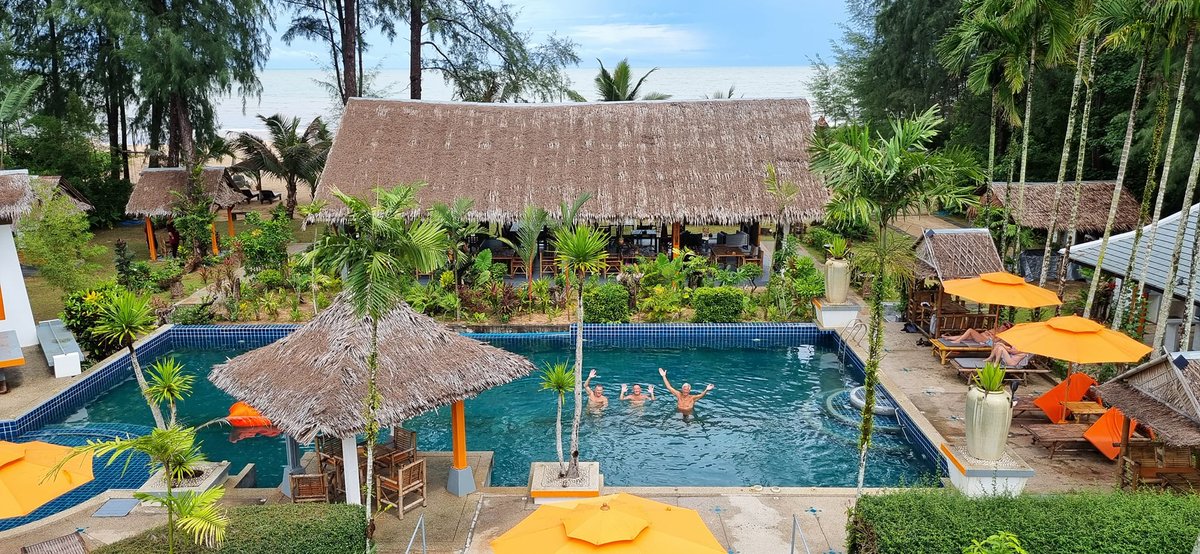 Welcome to oriental beqch village phuket

#naked #naturist #naturism #beachnaked #asia #thailand