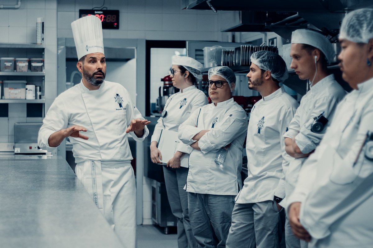 Le Cordon Bleu Madrid recibe a los nuevos alumnos que comienzan su formación en la Escuela, así como a quienes continúan dentro de su programa académico en modalidad intensiva 👩🏻‍🍳📘