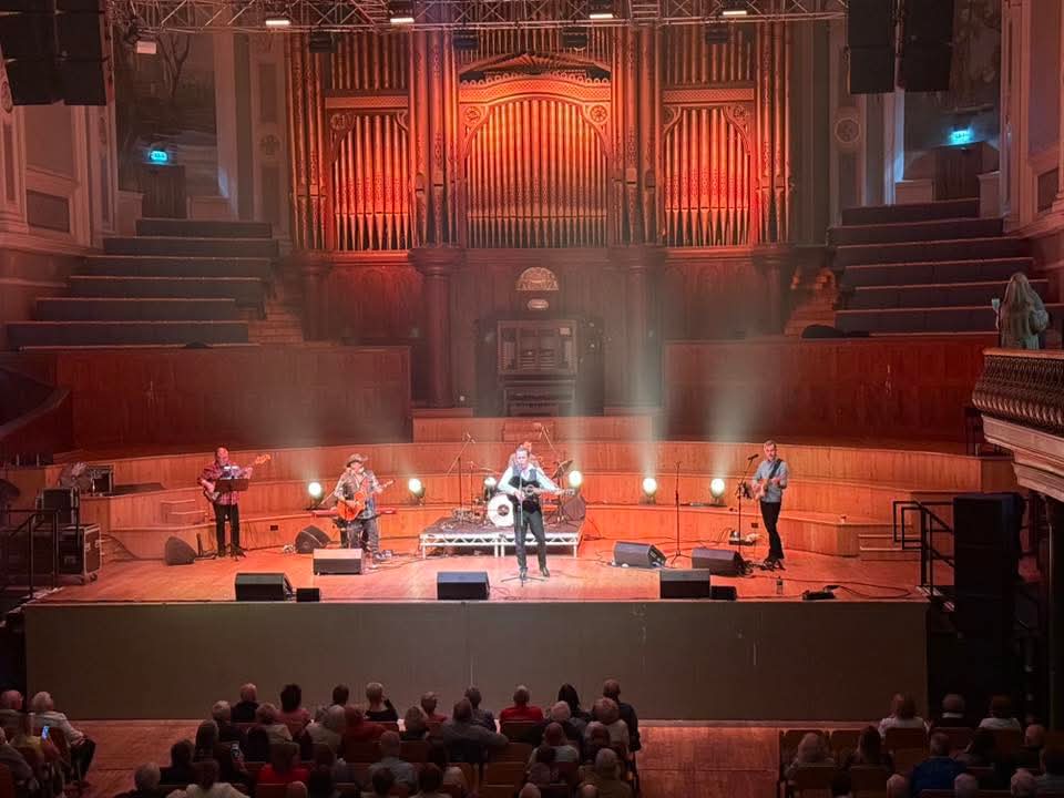 @countryroadstour
#johnnycash #tribute #show #usa #uk #vocalist #artist #tour #live #music #theatre #stage #band #80s #rocknroll #rockin #vocalist #artist #jerryleelewis #rocknroll #shakinstevens #rickynelson #elvispresley #countryroads #sunstudios #country