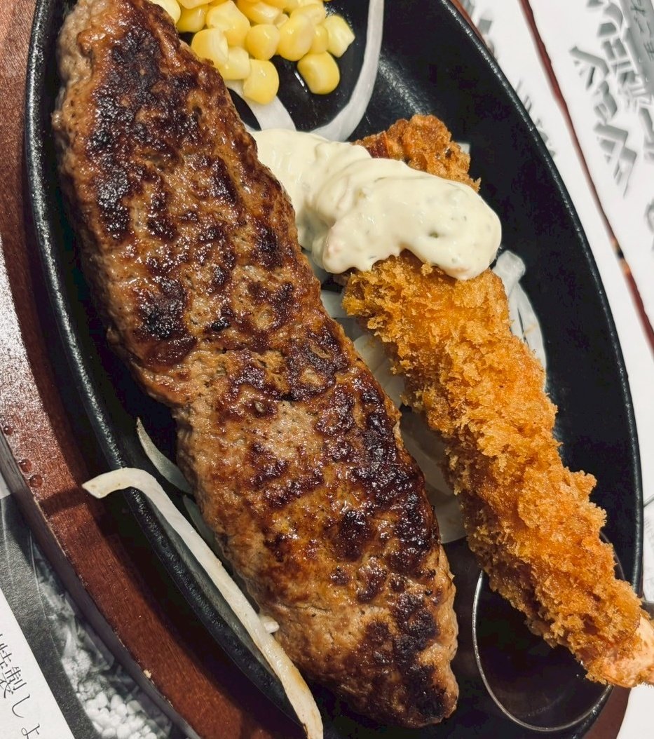 spiricow's tweet image. ハンバーグかエビフライになりたい。何故なら働かなくていいからです。
