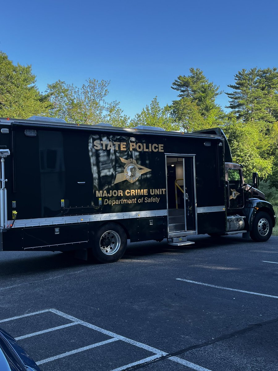 alannafloodnews's tweet image. Seabrook suspicious death update: @NH_StatePolice Major Crime Unit has pulled up. This apartment complex is right off of Rte. 107