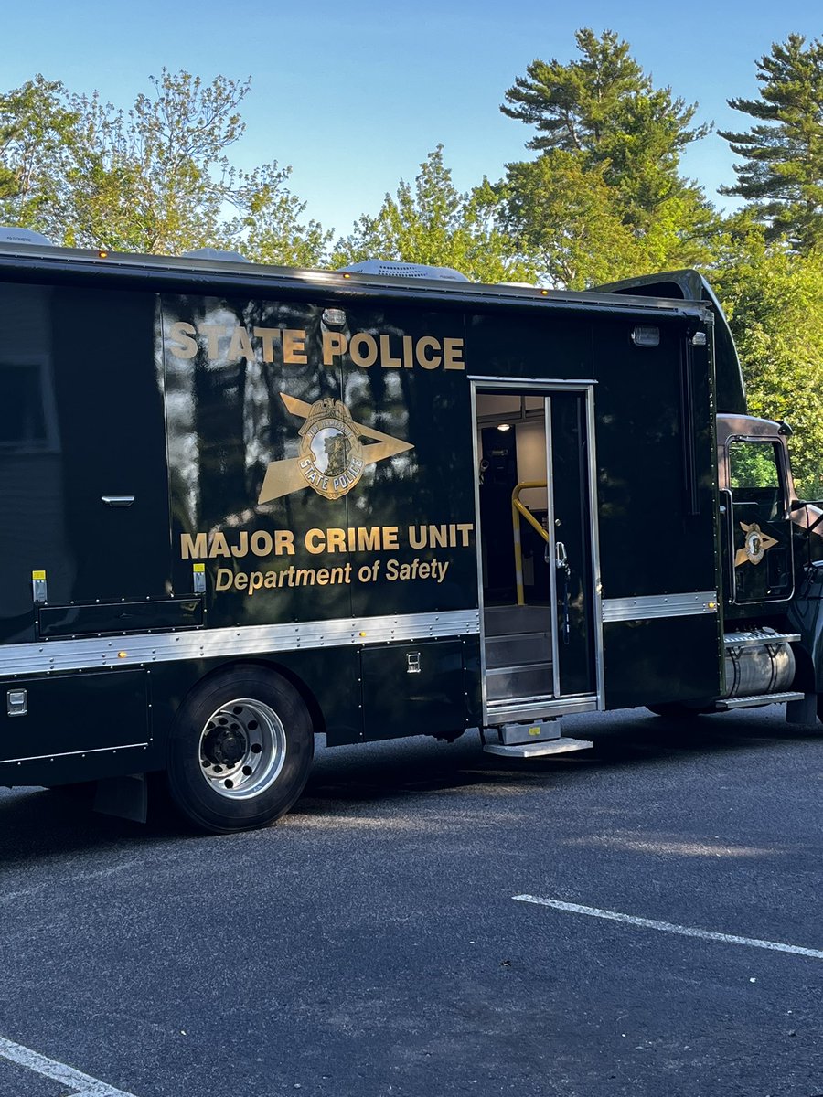 alannafloodnews's tweet image. Seabrook suspicious death update: @NH_StatePolice Major Crime Unit has pulled up. This apartment complex is right off of Rte. 107