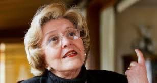 MariaFdaCabal's tweet photo. Lamento el fallecimiento de Doña Nydia Quintero, Primera Dama de la Nación y fundadora de la Fundación Solidaridad por Colombia. 

Una mujer admirable, cuyo legado de entrega y servicio a los más necesitados deja una huella imborrable en la historia de nuestro país. 

Siempre la recordaremos por su labor social y por su emblemática Caminata de la Solidaridad. 

Descanse en paz Doña Nidia. A su familia nuestro abrazo de fortaleza y fe en Dios en momentos tan difíciles.
