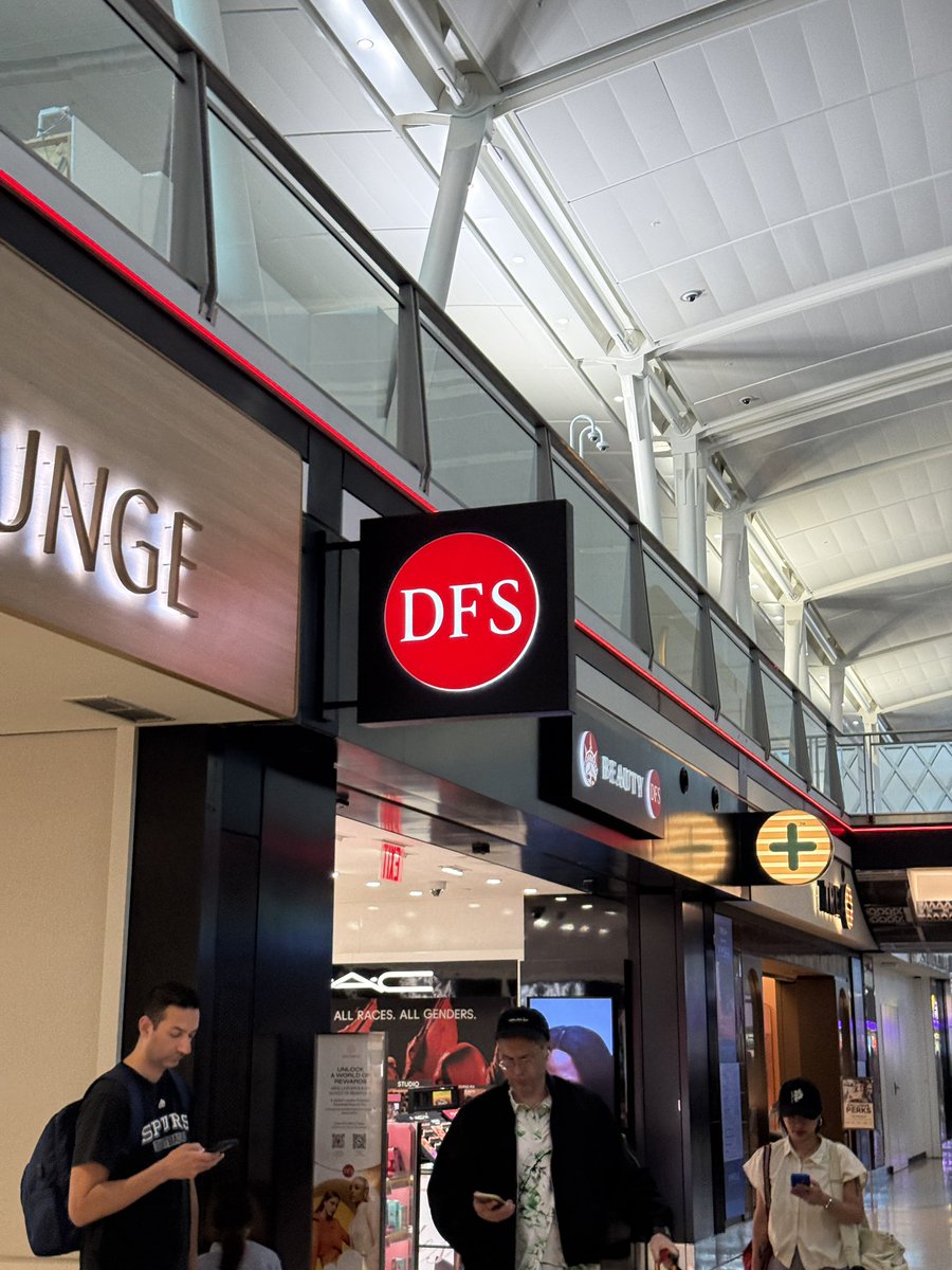 The Dorian Finney Smith outlet is my favorite shop at JFK