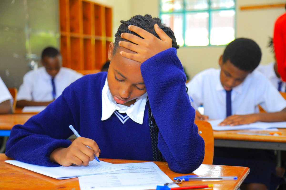 Rwanda_Edu's tweet photo. Today marked the official start of the 2024/2025 Primary Leaving Examinations (PLE).
The Minister of Education, @JoNsengimana, and the Minister of State, @ClaudetteIrere, launched the examinations at GS Institute Filipo Simaldone in Nyarugenge District and Sainte Ignace in Gasabo District, respectively.

A total of 220,840 candidates—100,219 boys and 120,621 girls—are sitting for the exams nationwide. The examinations will run from June 30 to July 3, 2025.

The schedule is as follows:

Monday, June 30: Mathematics, Ikinyarwanda
Wednesday, July 2: English, Social & Religious Studies
Thursday, July 3: Science, Elementary Technology