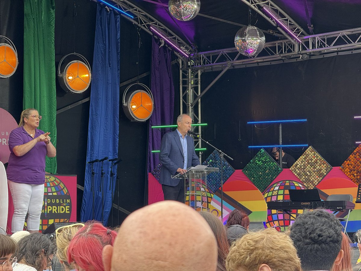 #DublinPride never fails to deliver. Great day out marching with <a href="/fiannafailparty/">Fianna Fáil</a> and An Taoiseach, <a href="/MichealMartinTD/">Micheál Martin</a>.

Thanks to everyone who showed up. Míle buíochas to everyone especially our Equality Officer <a href="/Aoibhann_/">Aoíbhann De Búrca Quinlivan</a> for her hard work. 

🏳️‍🌈🇮🇪🏳️‍⚧️
